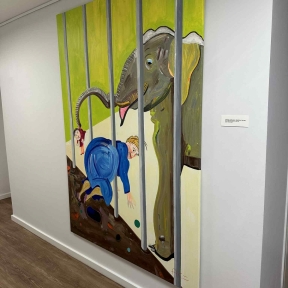 KALAUS galerii avab uue kunstihooaja August Künnapu maalide näitusega „Ravimatu huumor“